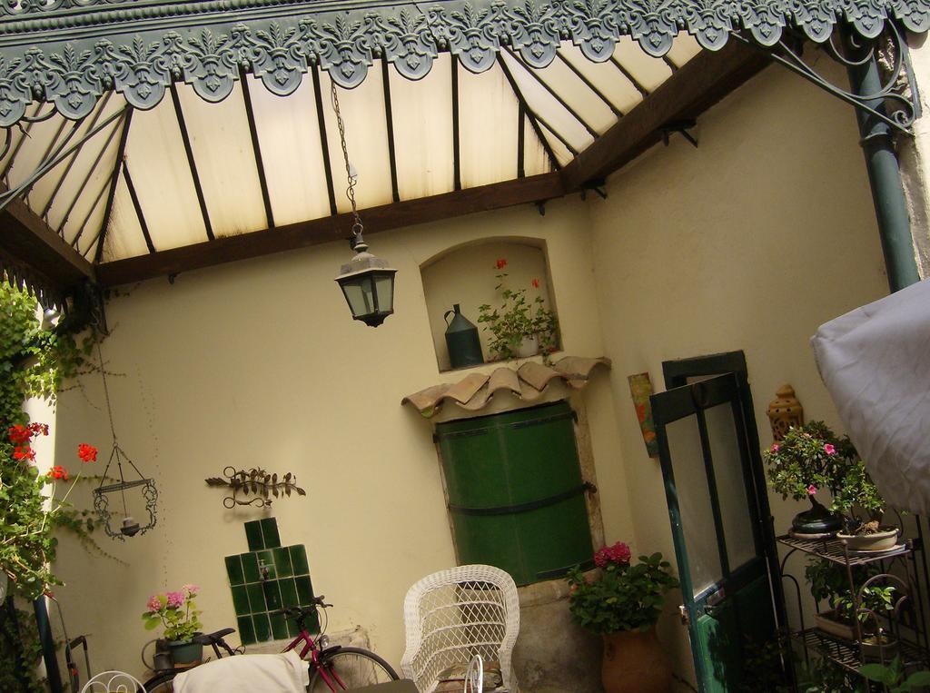 Anges Gardiens Villeneuve-les-Beziers Exterior photo